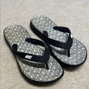 Nike Black and White Flip Flops 8